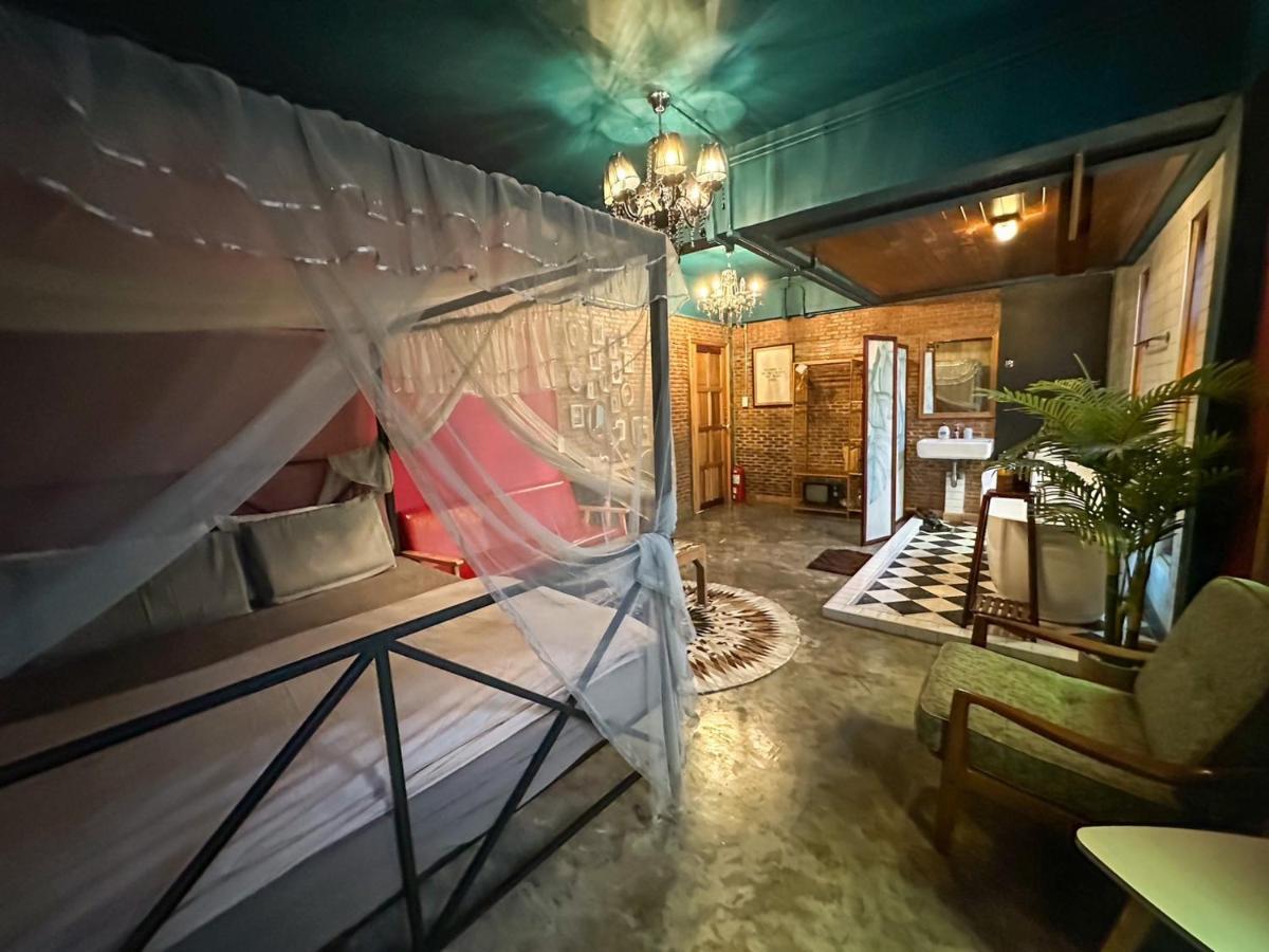 ホテル T-House Bkk 2Floors Near Bts With Swimming Pool And Free Wifi バンコク都 エクステリア 写真