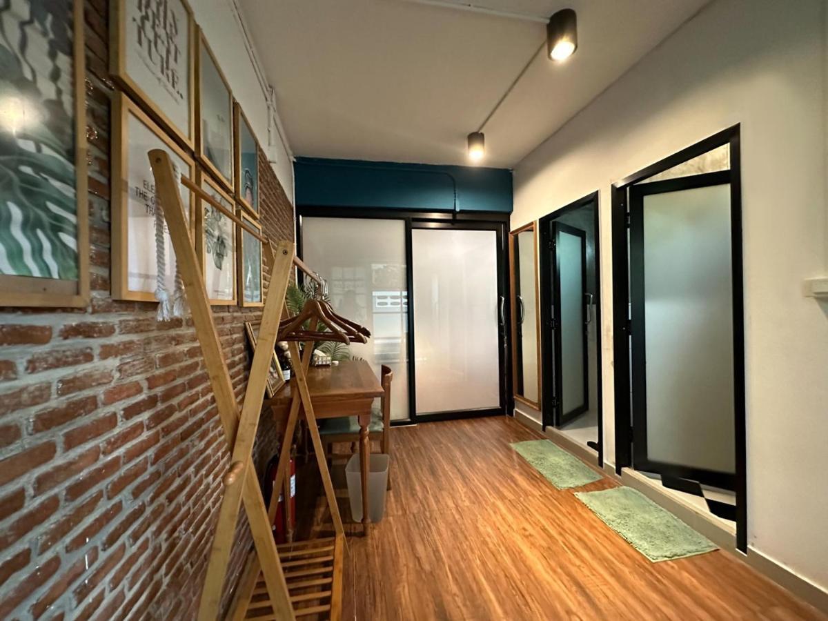 ホテル T-House Bkk 2Floors Near Bts With Swimming Pool And Free Wifi バンコク都 エクステリア 写真