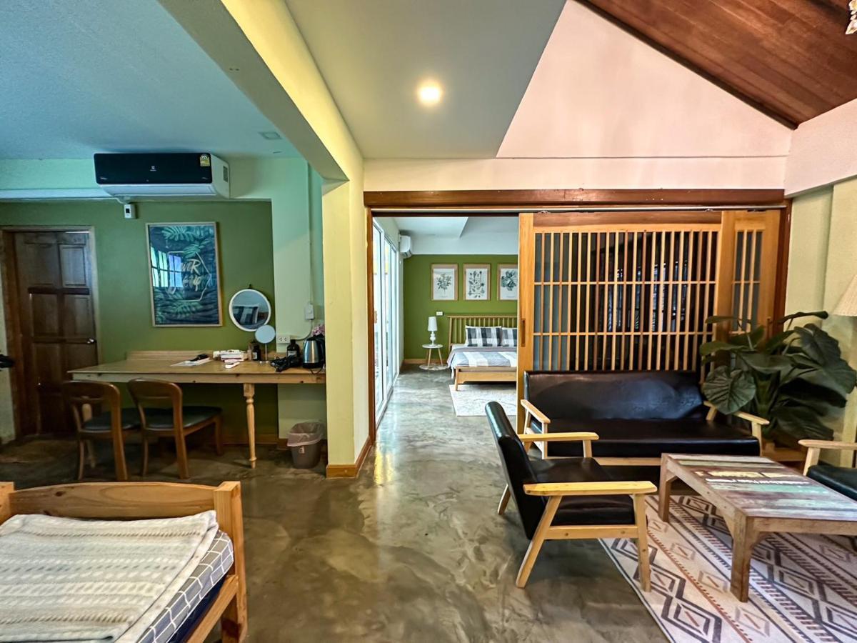 ホテル T-House Bkk 2Floors Near Bts With Swimming Pool And Free Wifi バンコク都 エクステリア 写真