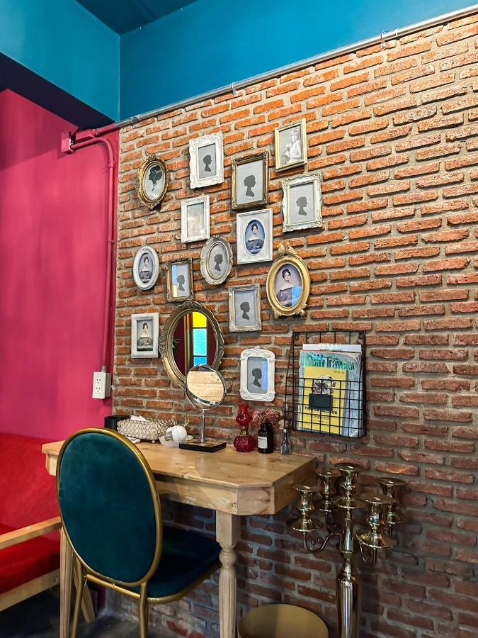 ホテル T-House Bkk 2Floors Near Bts With Swimming Pool And Free Wifi バンコク都 エクステリア 写真