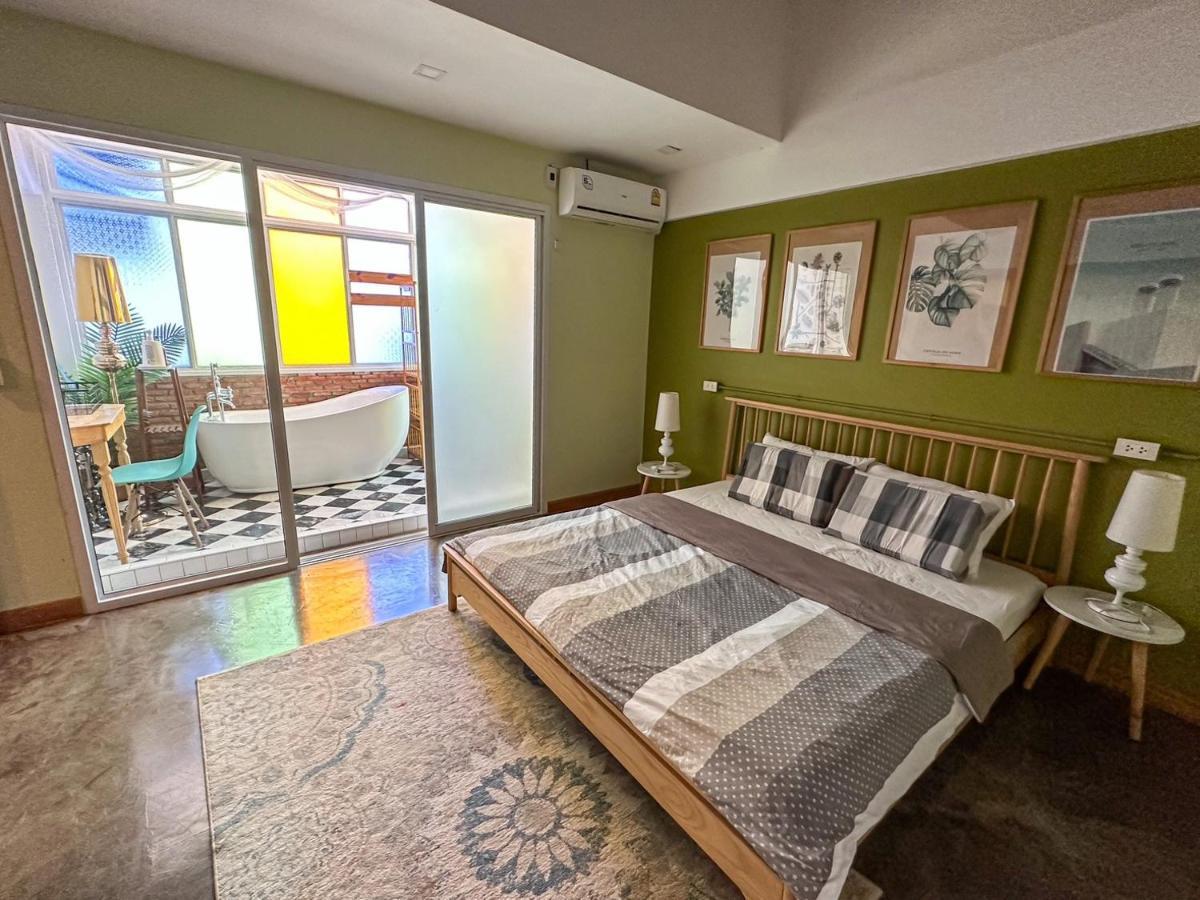 ホテル T-House Bkk 2Floors Near Bts With Swimming Pool And Free Wifi バンコク都 エクステリア 写真