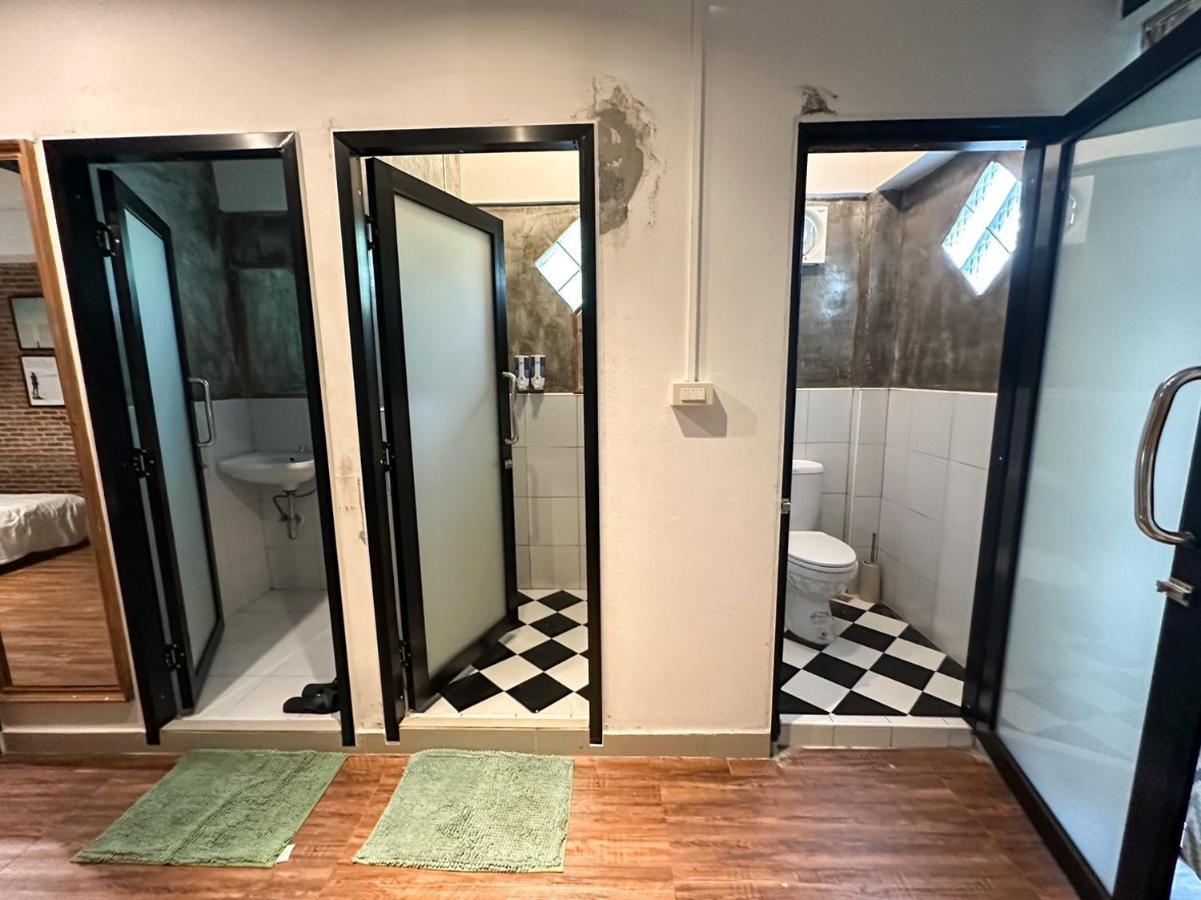 ホテル T-House Bkk 2Floors Near Bts With Swimming Pool And Free Wifi バンコク都 エクステリア 写真