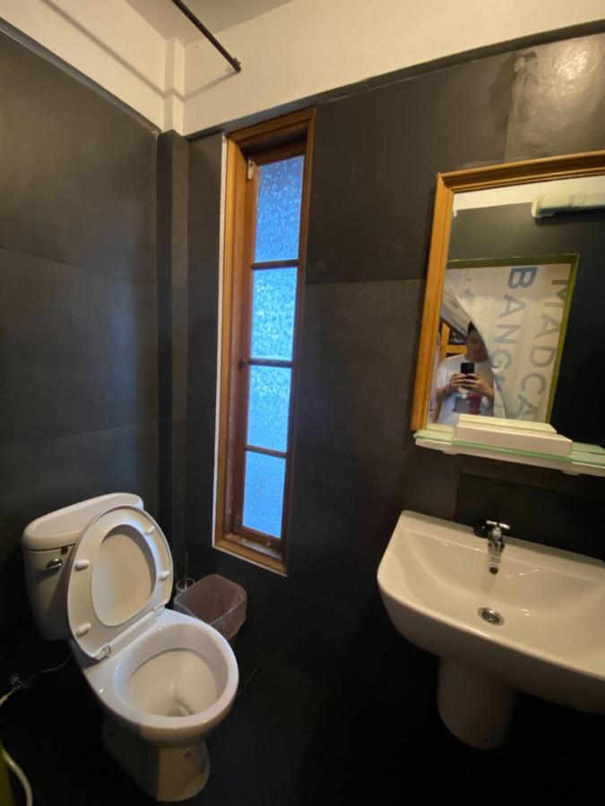 ホテル T-House Bkk 2Floors Near Bts With Swimming Pool And Free Wifi バンコク都 エクステリア 写真