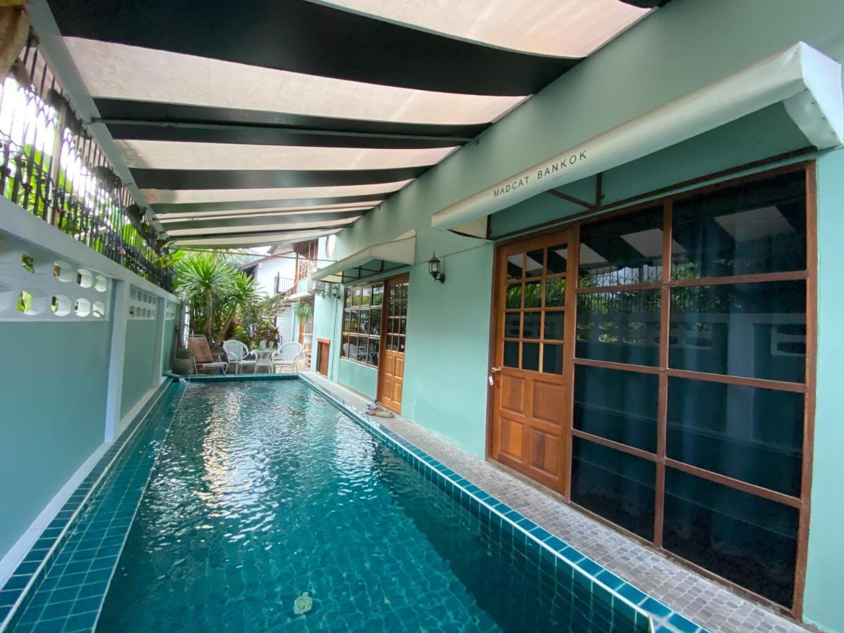 ホテル T-House Bkk 2Floors Near Bts With Swimming Pool And Free Wifi バンコク都 エクステリア 写真