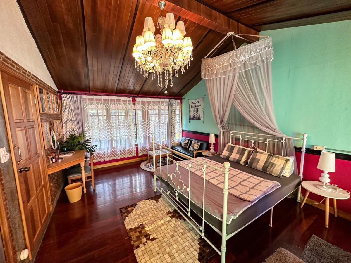ホテル T-House Bkk 2Floors Near Bts With Swimming Pool And Free Wifi バンコク都 エクステリア 写真