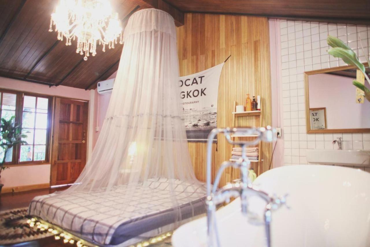ホテル T-House Bkk 2Floors Near Bts With Swimming Pool And Free Wifi バンコク都 エクステリア 写真