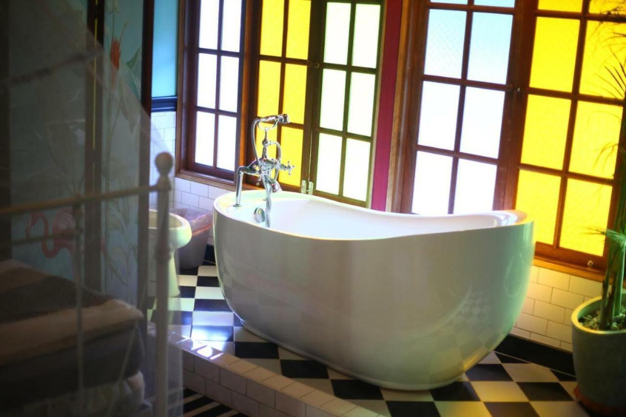 ホテル T-House Bkk 2Floors Near Bts With Swimming Pool And Free Wifi バンコク都 エクステリア 写真