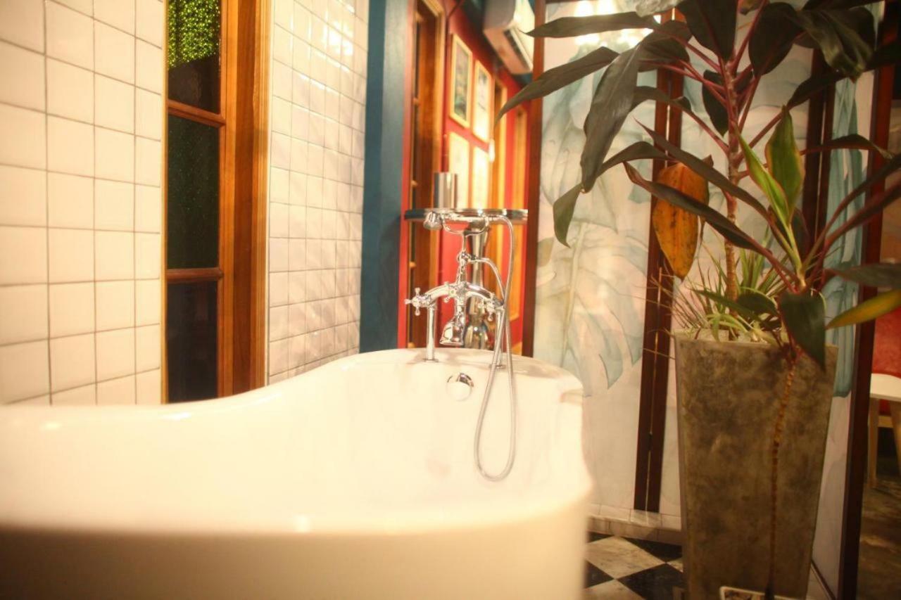 ホテル T-House Bkk 2Floors Near Bts With Swimming Pool And Free Wifi バンコク都 エクステリア 写真