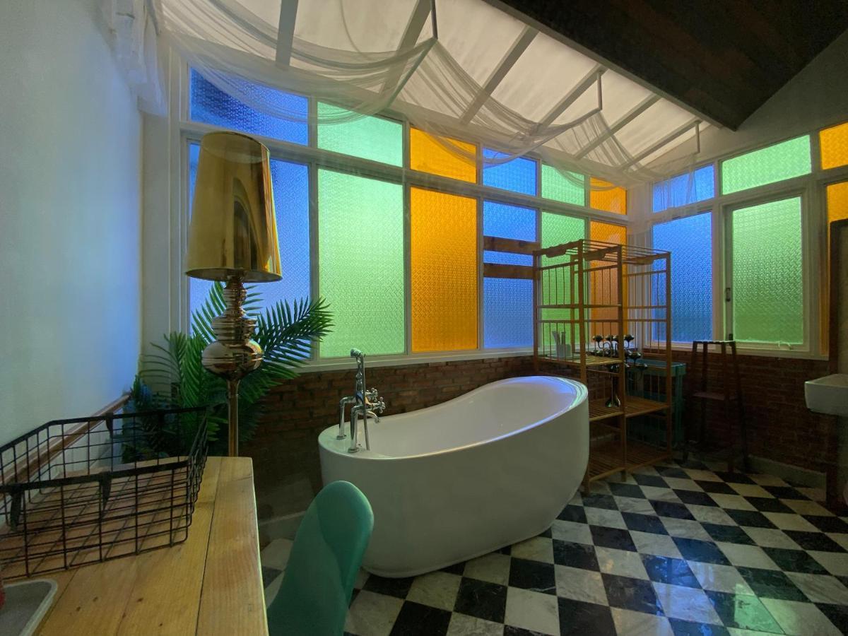 ホテル T-House Bkk 2Floors Near Bts With Swimming Pool And Free Wifi バンコク都 エクステリア 写真