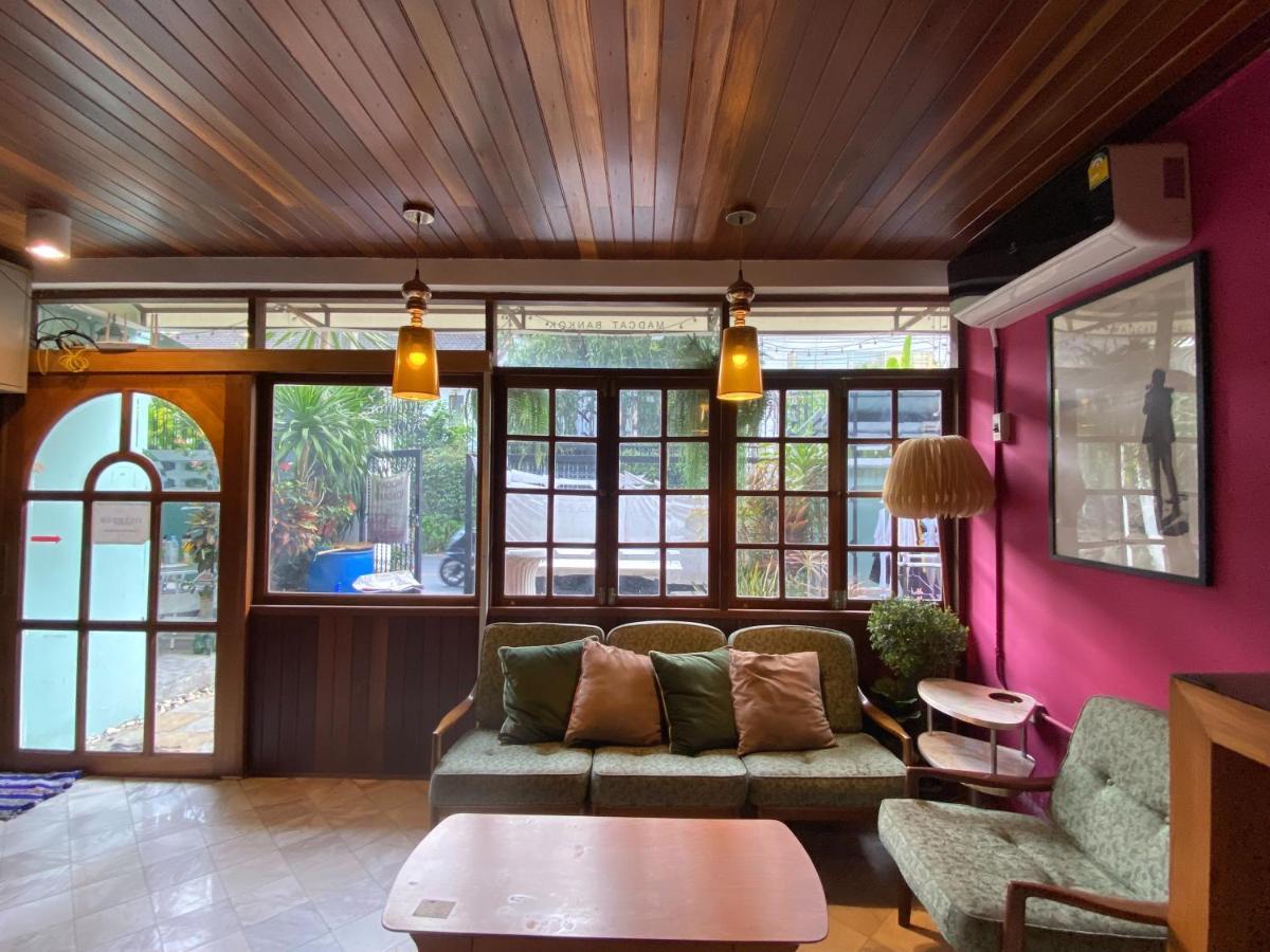 ホテル T-House Bkk 2Floors Near Bts With Swimming Pool And Free Wifi バンコク都 エクステリア 写真