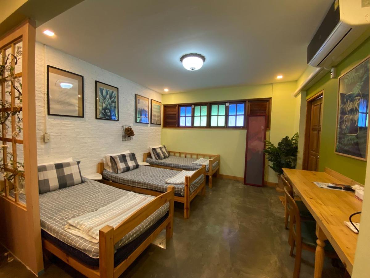 ホテル T-House Bkk 2Floors Near Bts With Swimming Pool And Free Wifi バンコク都 エクステリア 写真